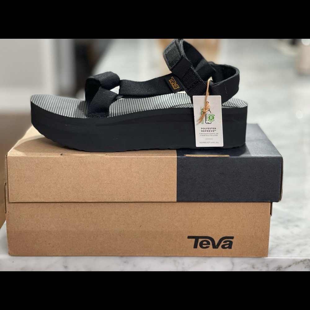 Teva Universal Flatform Sandal (women)